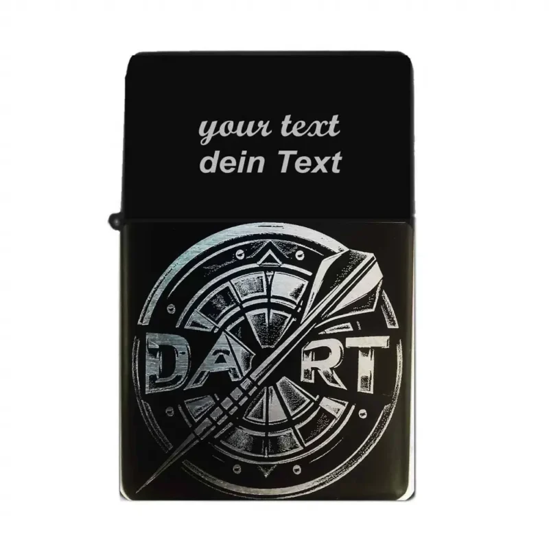 Feuerzeug mit Dart-Scheibe Gravur und personalisiertem Text auf mattschwarzer Oberfläche